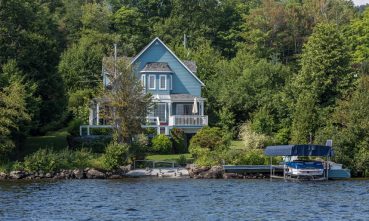 Chalet au bord d'un lac