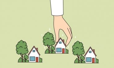 Agent immobilier qui propose des maisons en vente